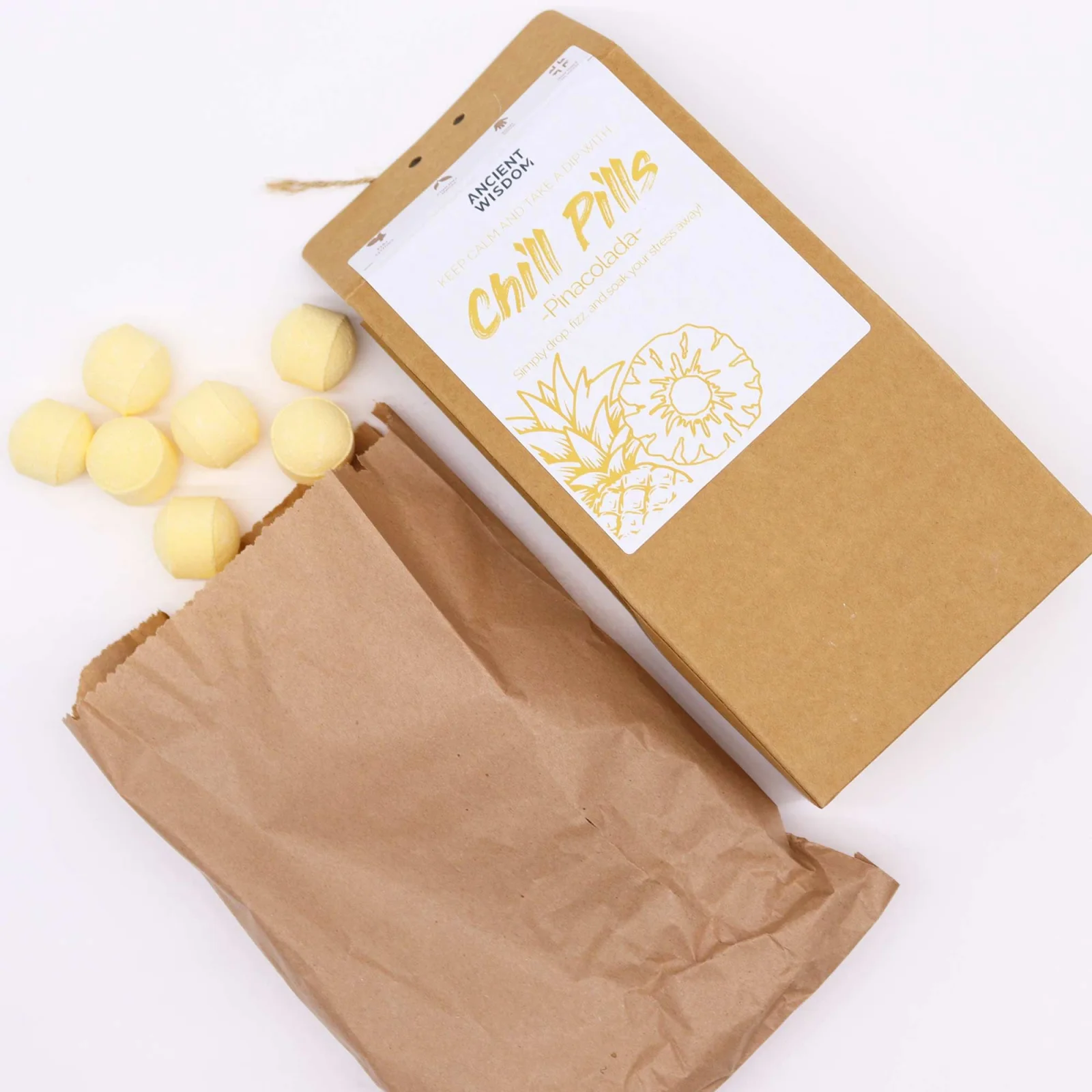 Šumivé tablety do kúpeľa Chill Pills – Piña colada, 350 g – fotka 2