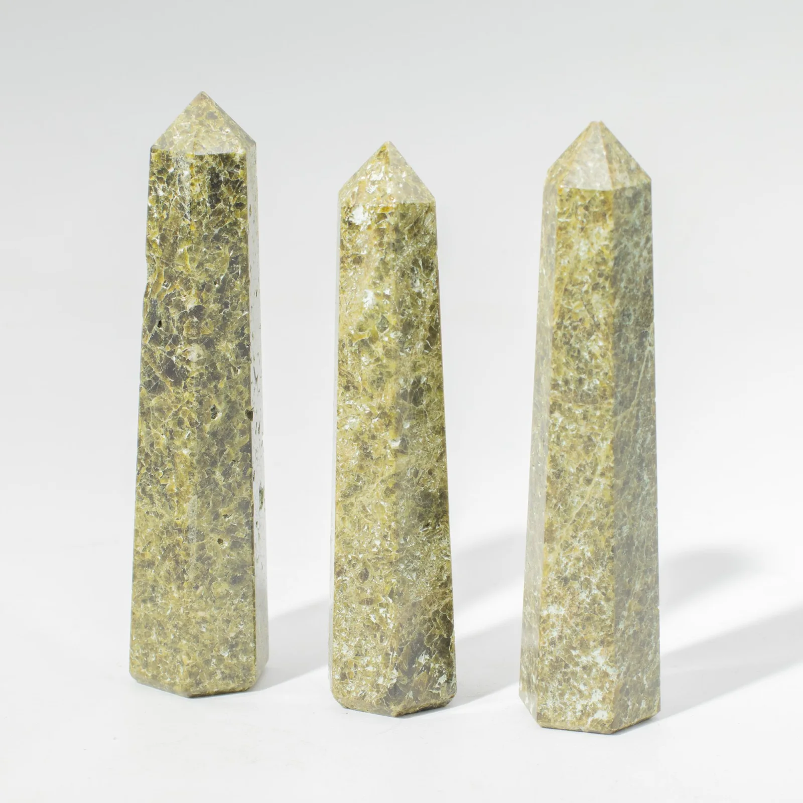 Šesťboký obelisk z epidotu, cca 11 cm – fotka 3
