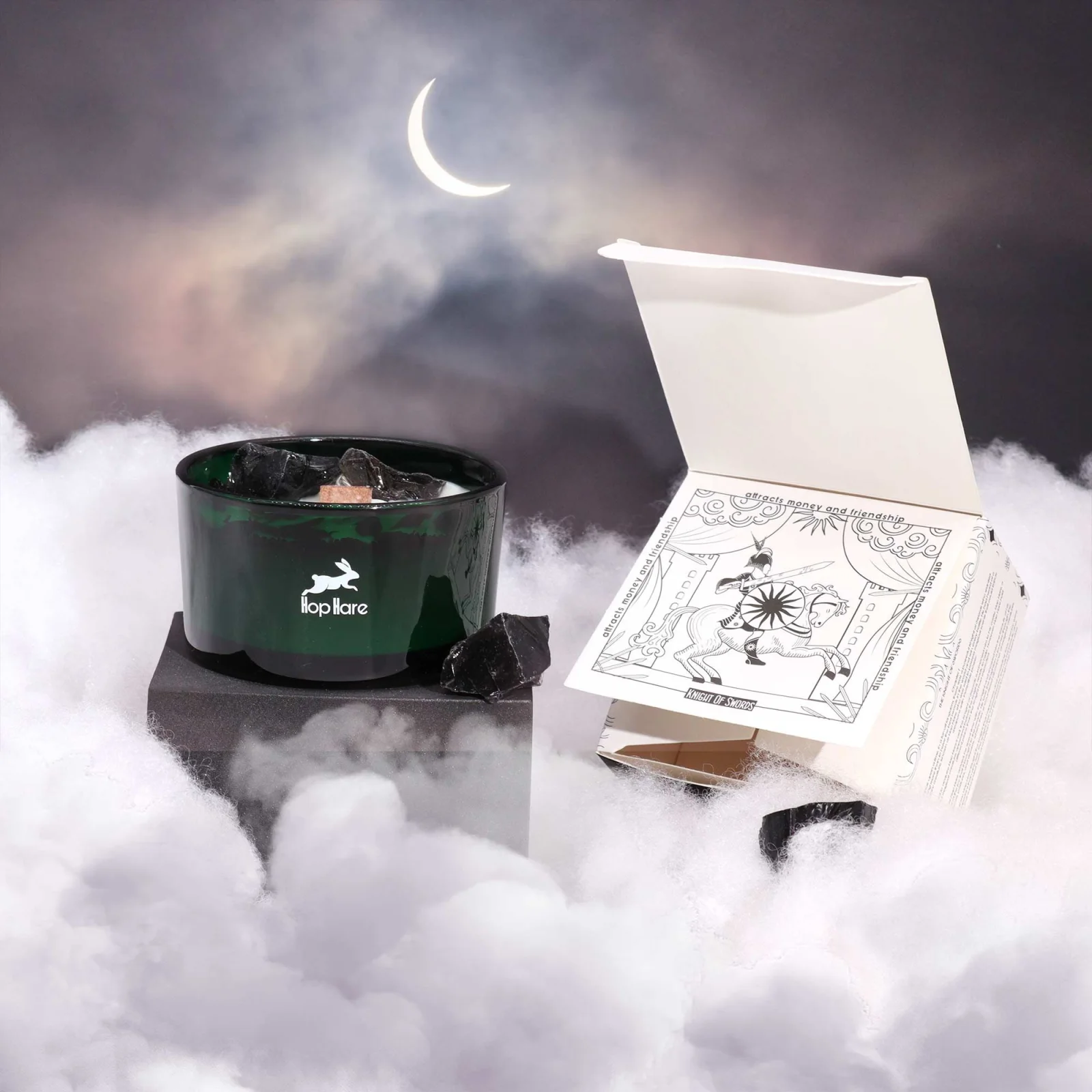 Sójová sviečka s kryštálom Hop Hare The King of Swords – čierny obsidián – fotka 2