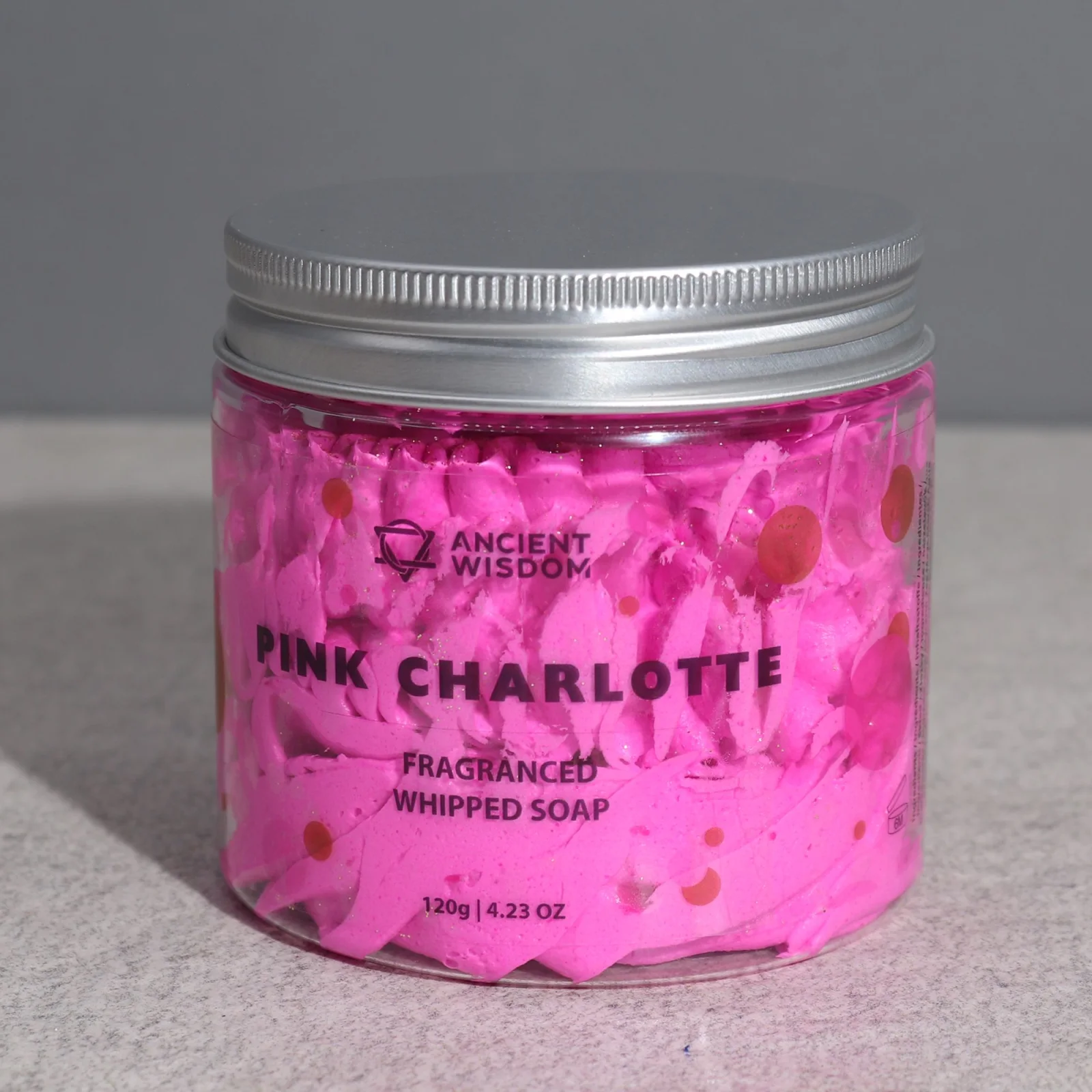 Šľahané mydlo Pink Charlotte – kvetinová a pudrová vôňa – fotka 1