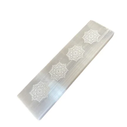 Plochá selenitová platňa 15 cm – mandala – fotka 3