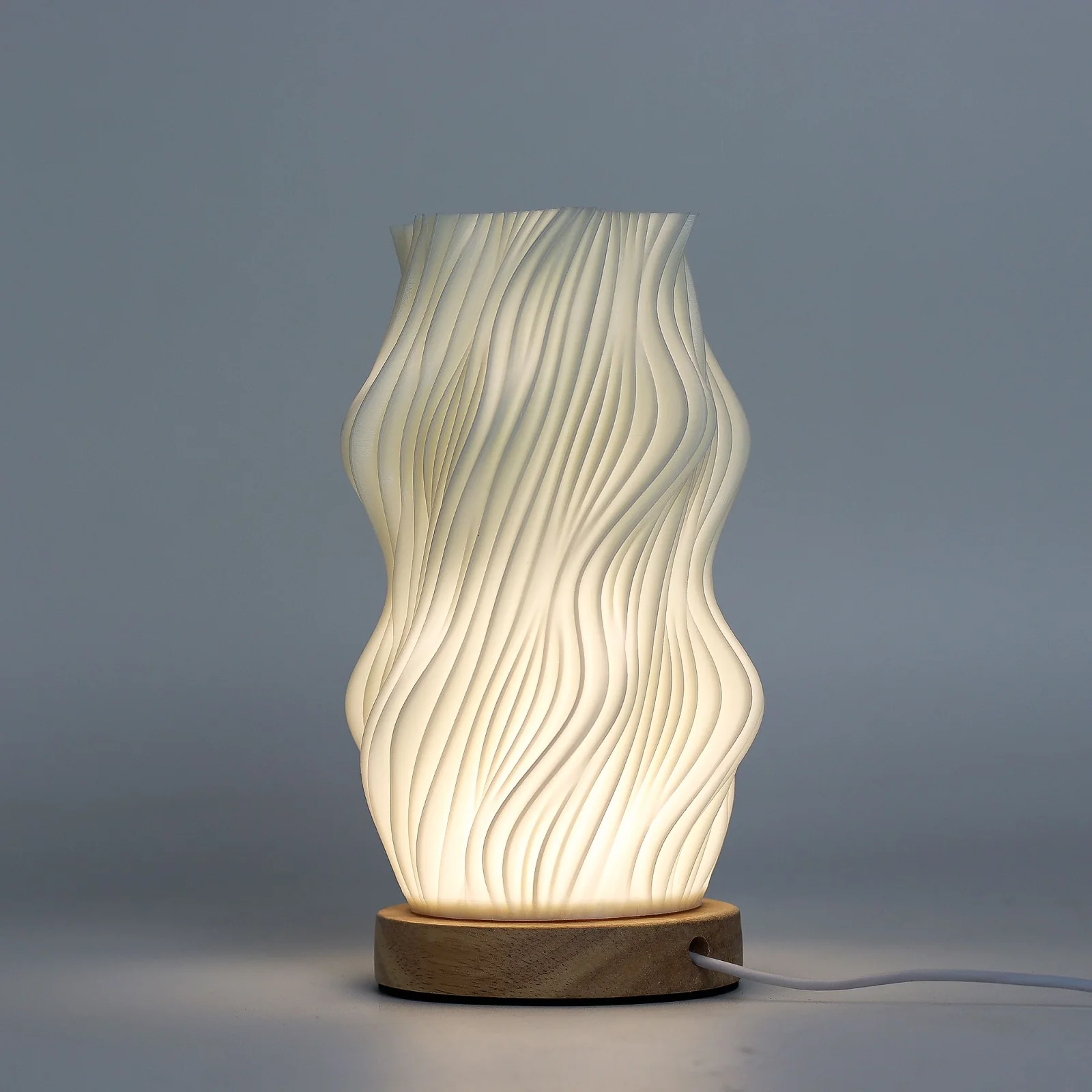Lampa New Wave Star Twisted – USB-C, 3 stupne jasu – fotka 1