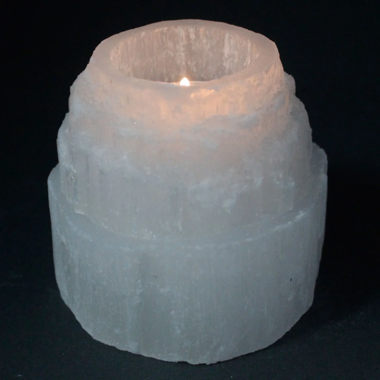 Svietnik zo selenitu – Mountain Top, 8 cm – fotka 1