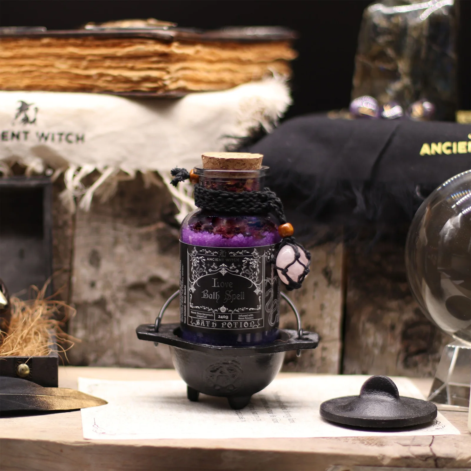 Soľ do kúpeľa Ancient Witch Love – amulet z ruženínu – fotka 4