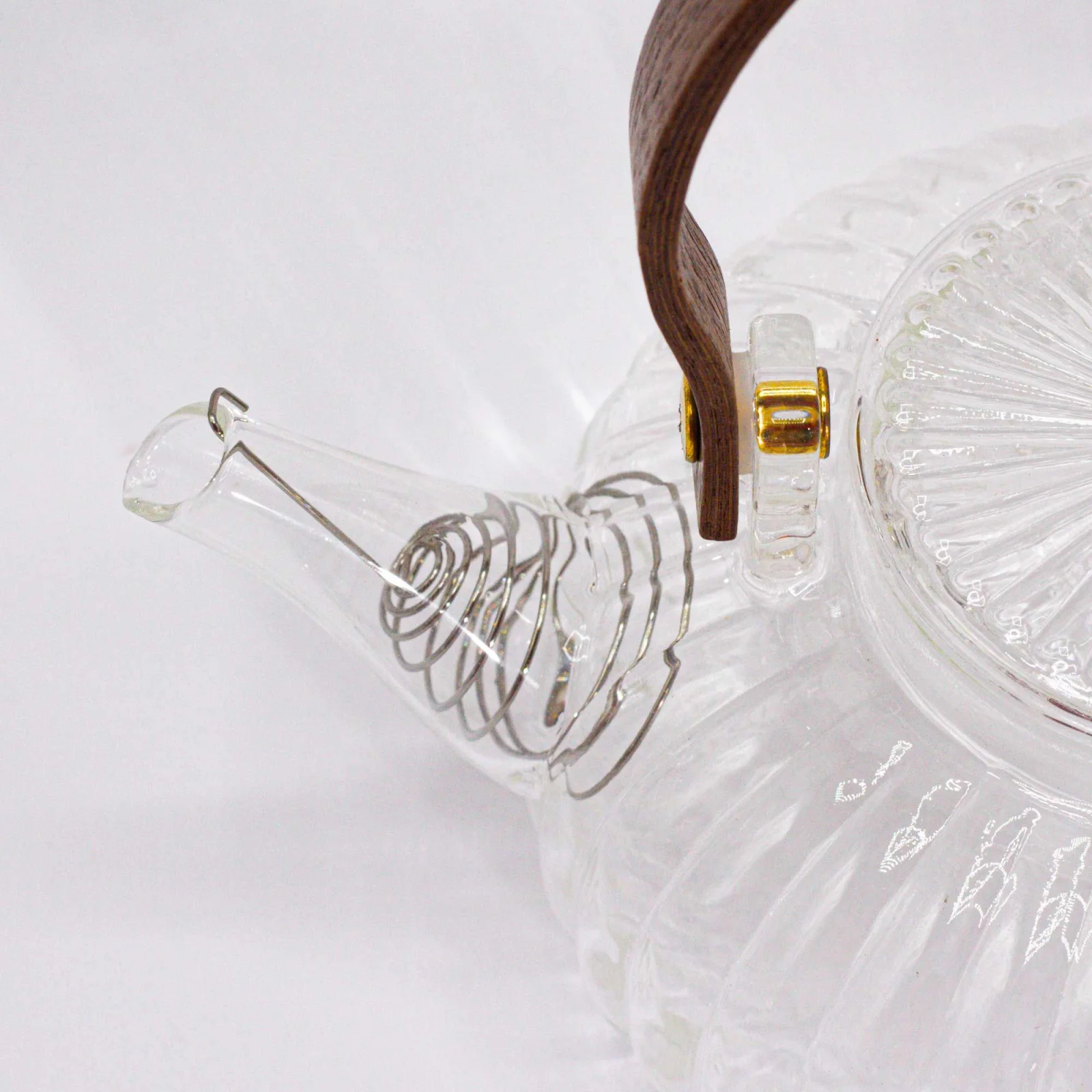 Sklenená čajová kanvica Ribbed Pearl so sitkom – číra, 850 ml – fotka 3