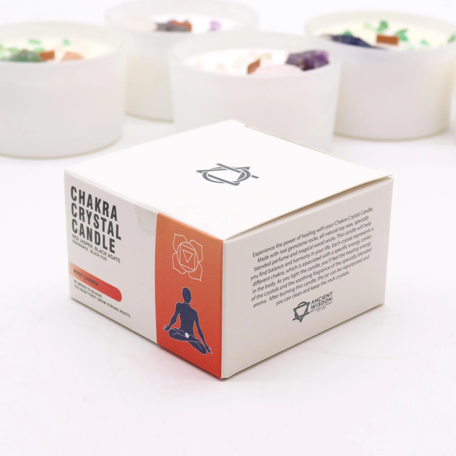 Sójová sviečka s kryštálmi Root Chakra – black oud, 17 hodín – fotka 2