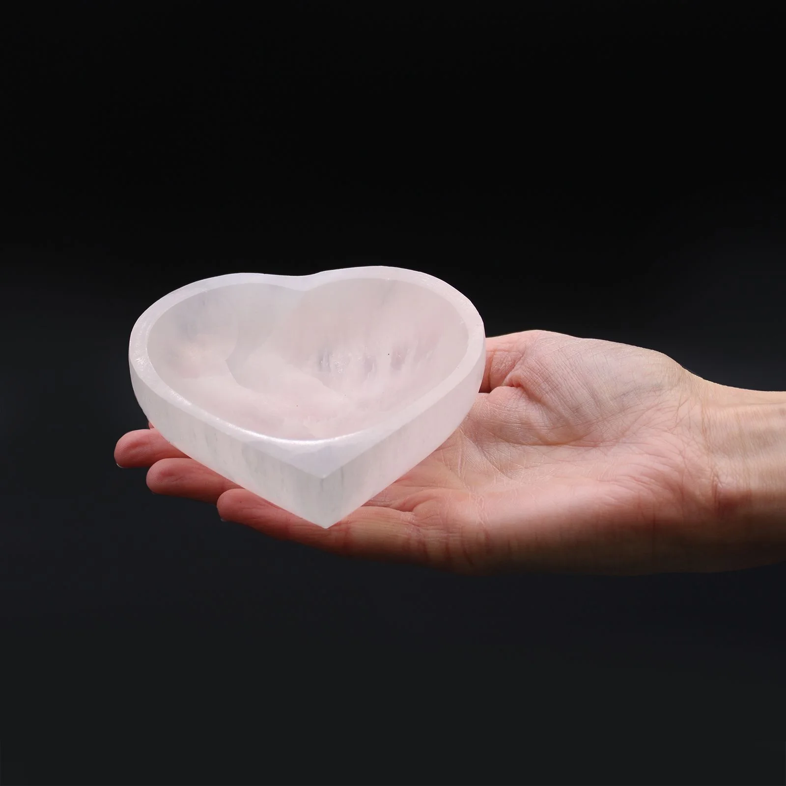 Miska v tvare srdca zo selenitu, 10 cm – fotka 1
