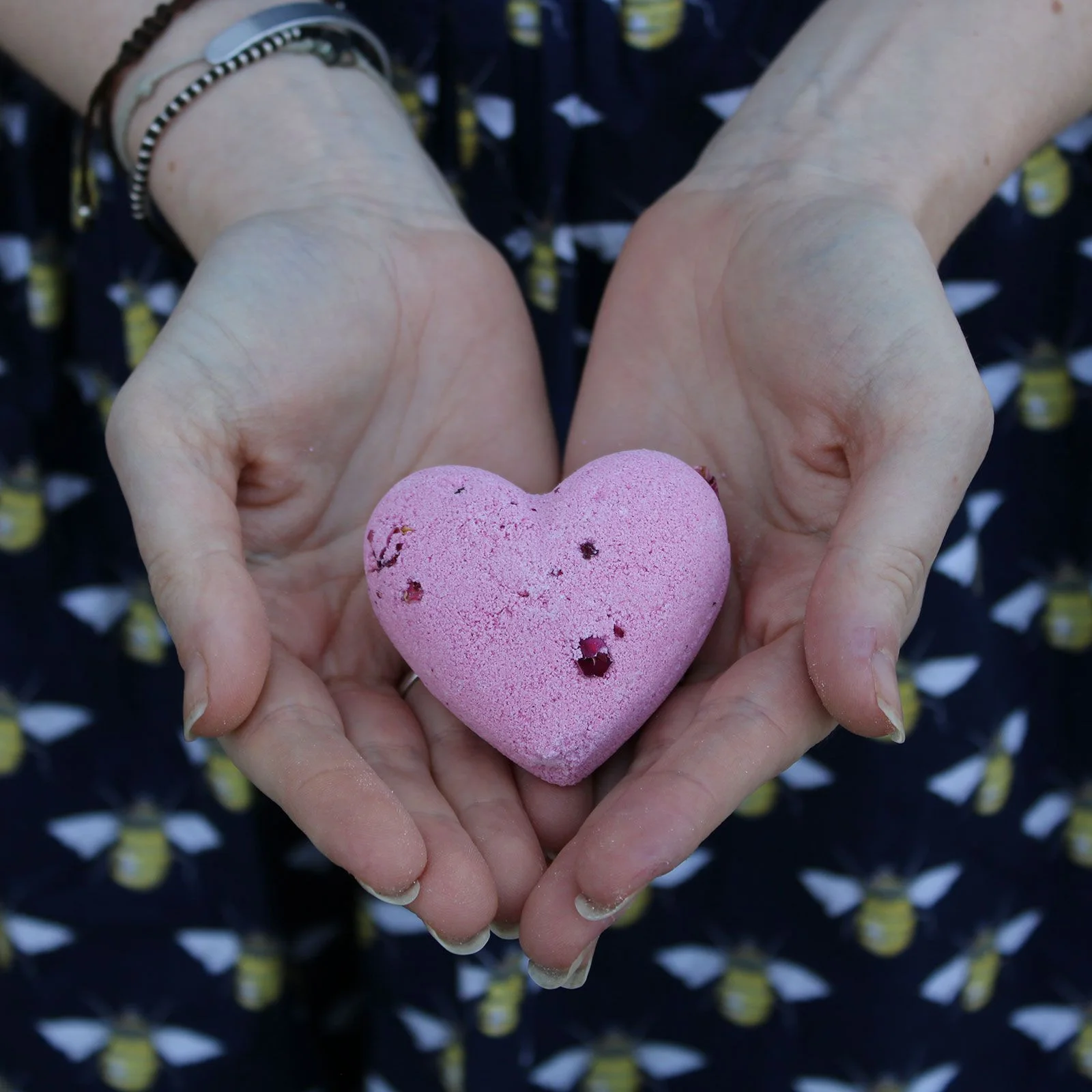 Bomba do kúpeľa Love Heart – ylang-ylang a ruža, 70 g – fotka 3