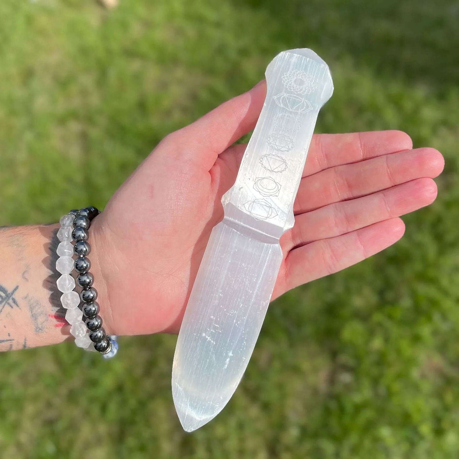 Selenitový rituálny nôž – Chakra, 20 cm – fotka 4