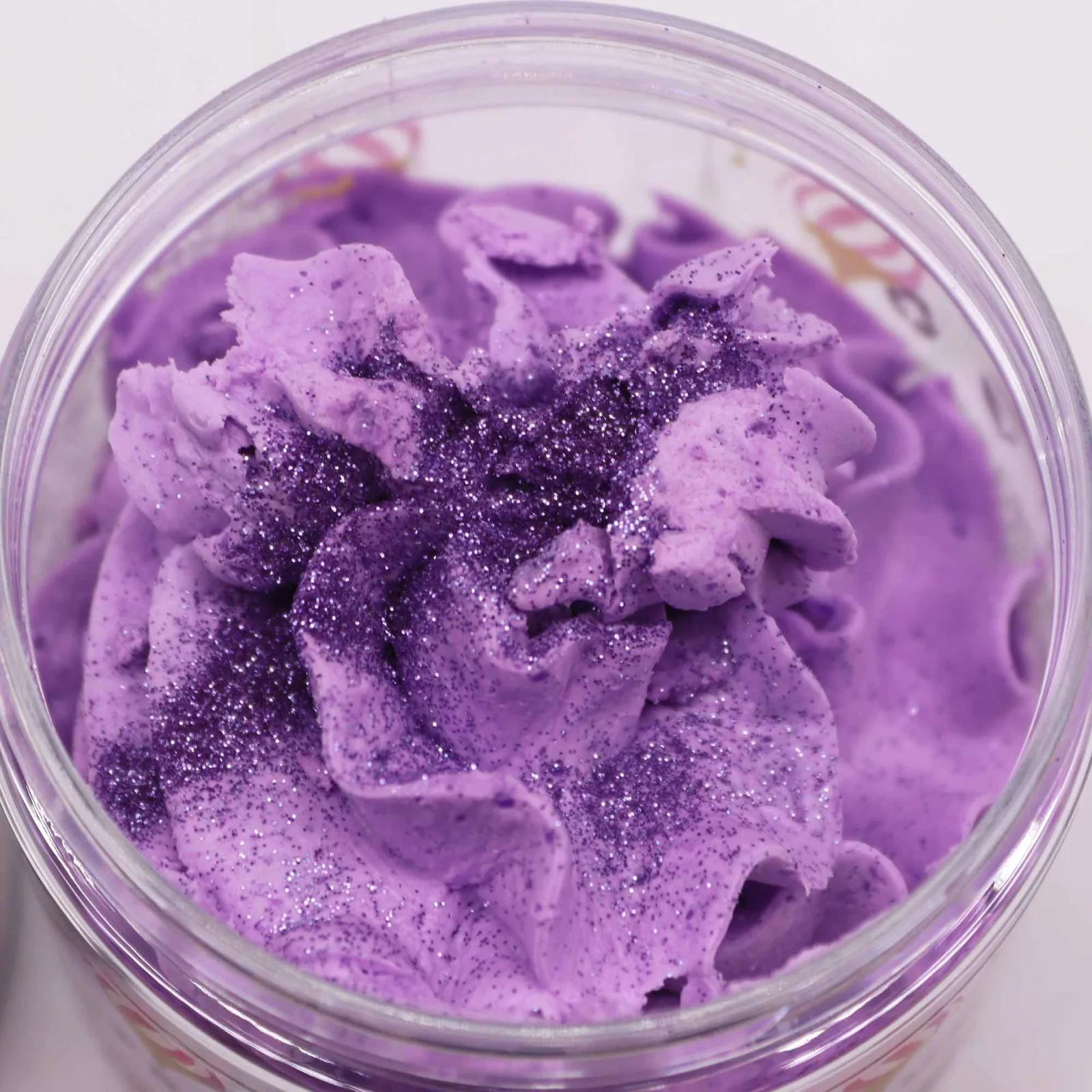 Šľahané mydlo Frosted Sugar Plum – slivka a zimné bobule – fotka 1