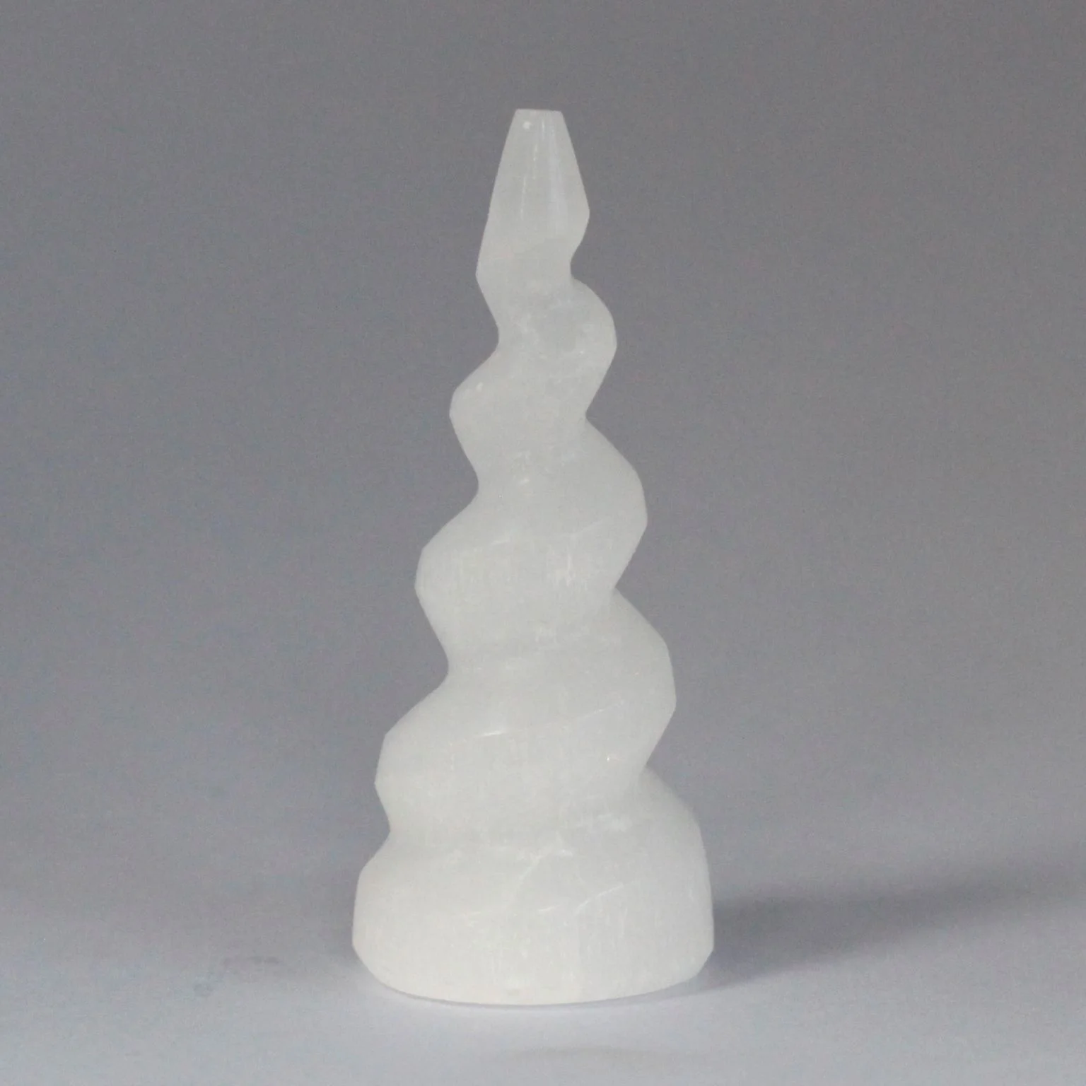 Selenitová veža Unicorn Horn – špirálová, 10 cm – fotka 5