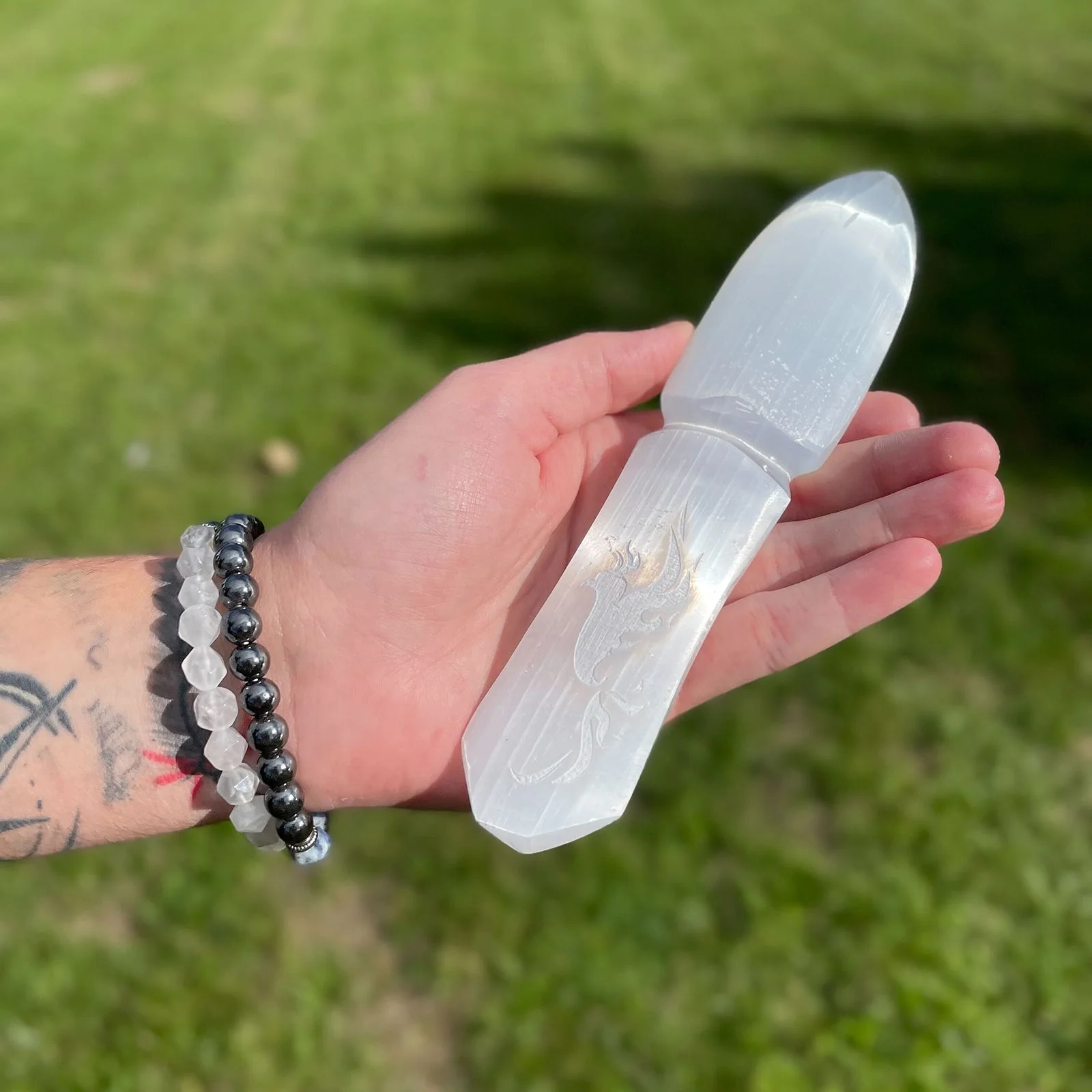 Selenitový rituálny nôž – Letting Go of the Past, 20 cm – fotka 4