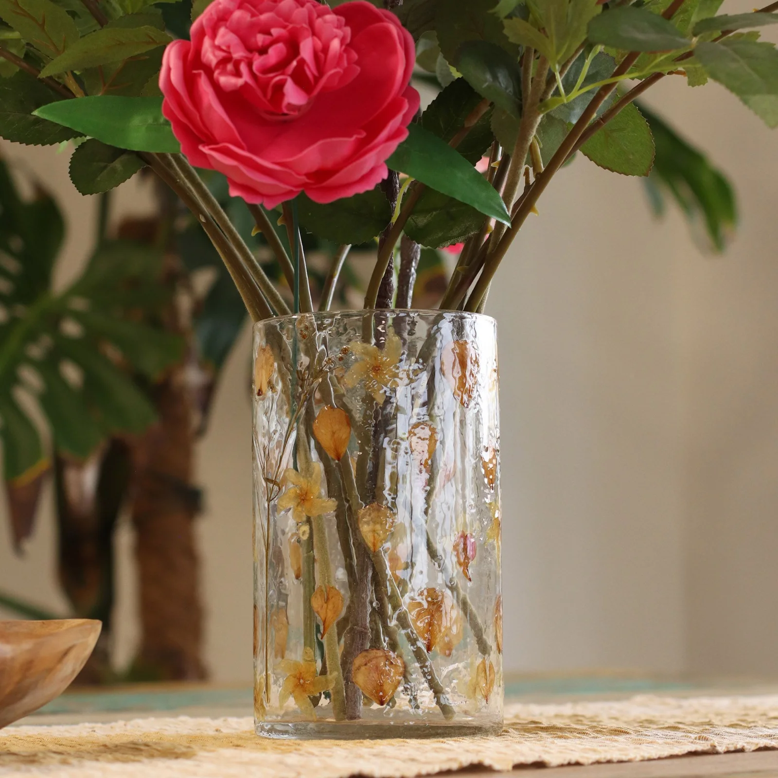 Sklenený svietnik Natural Floral – vysoká váza Rose, 19 × 11 cm – fotka 4
