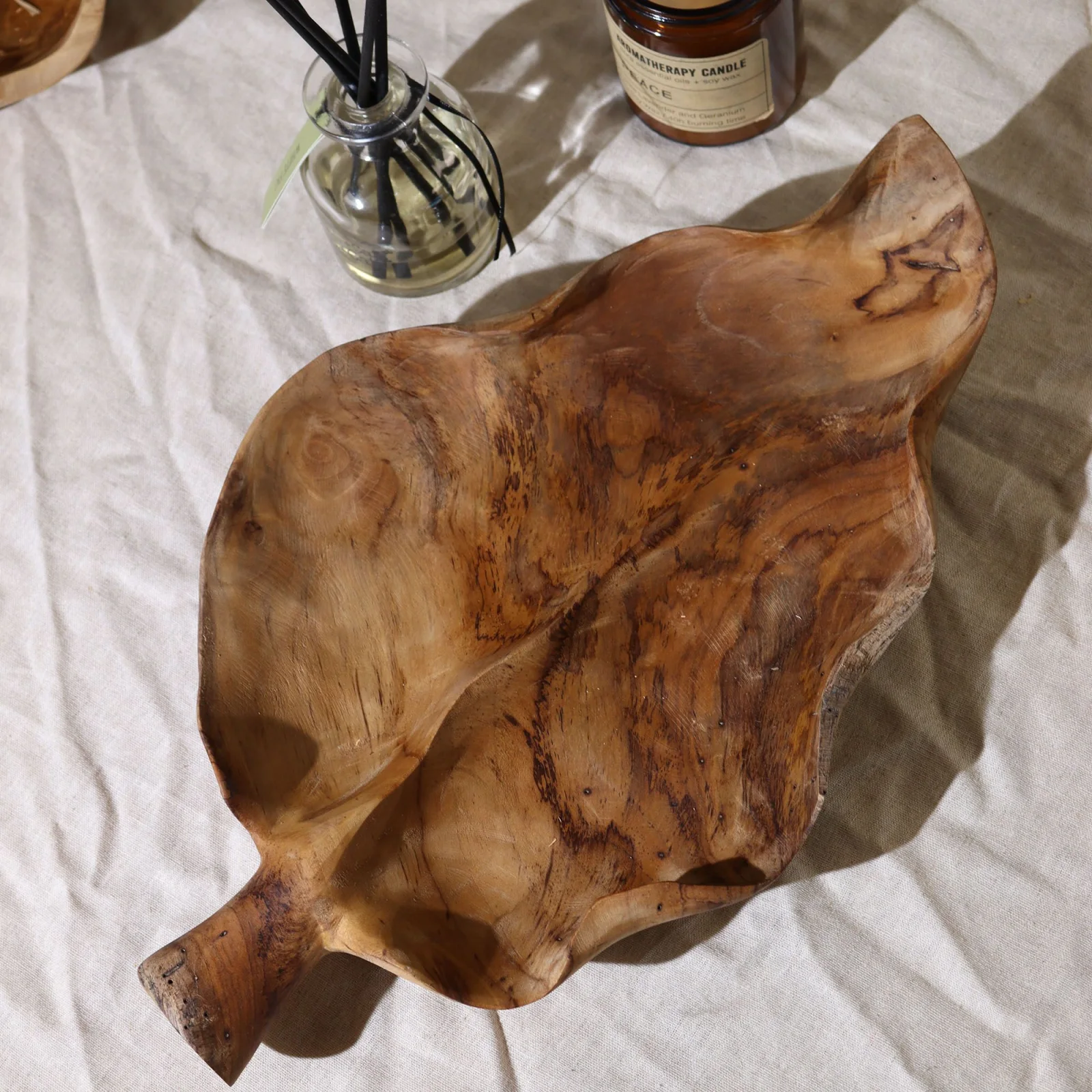 Misa na ovocie z teaku v tvare listu – 40 × 24 × 5 cm – fotka 3