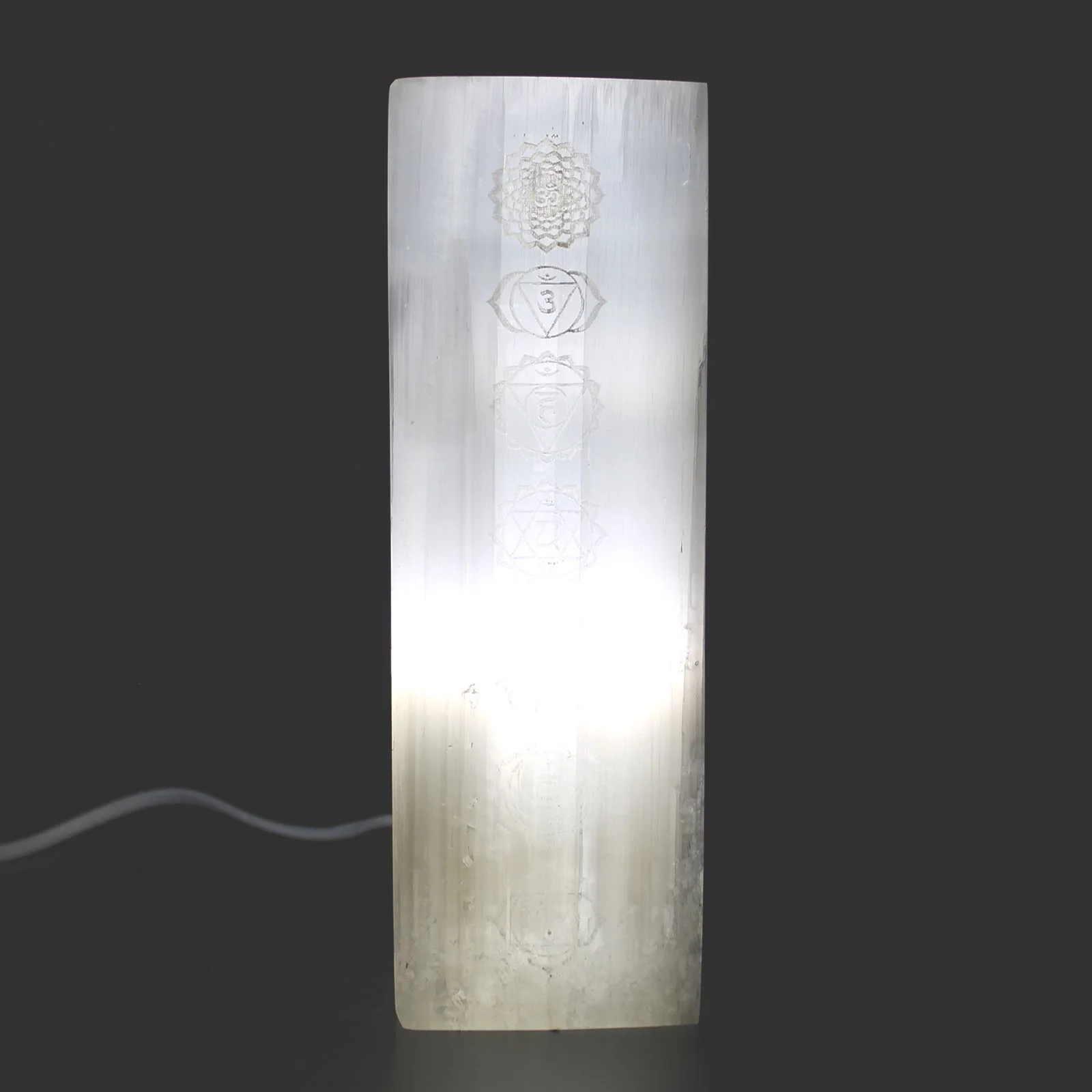Selenitová lampa v tvare bloku – motív čakier, 25 cm – fotka 3
