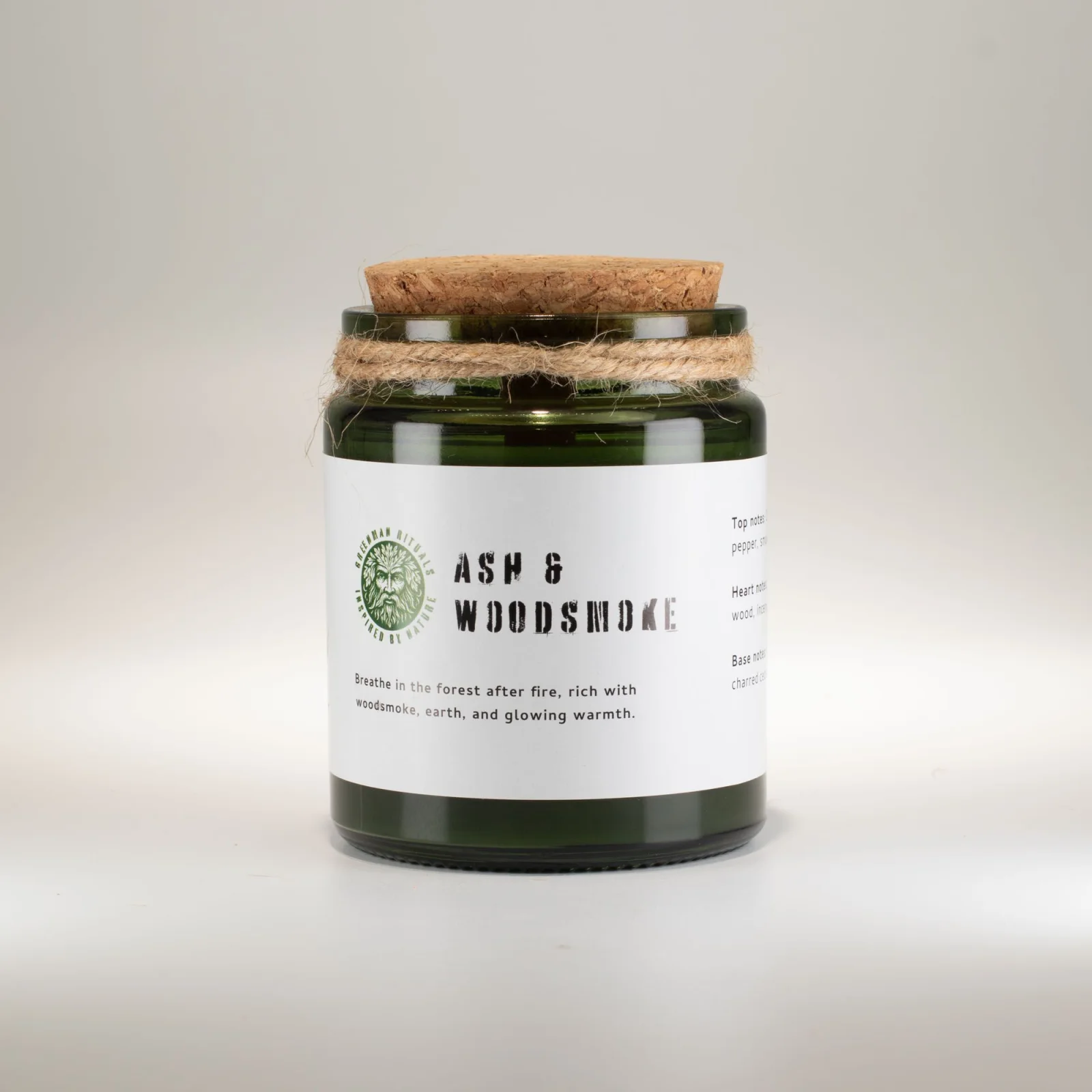 Sójová sviečka Greenman Ash & Woodsmoke – dym a drevo – fotka 2