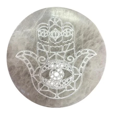 Stredná selenitová platňa 10 cm – Hamsa – fotka 3