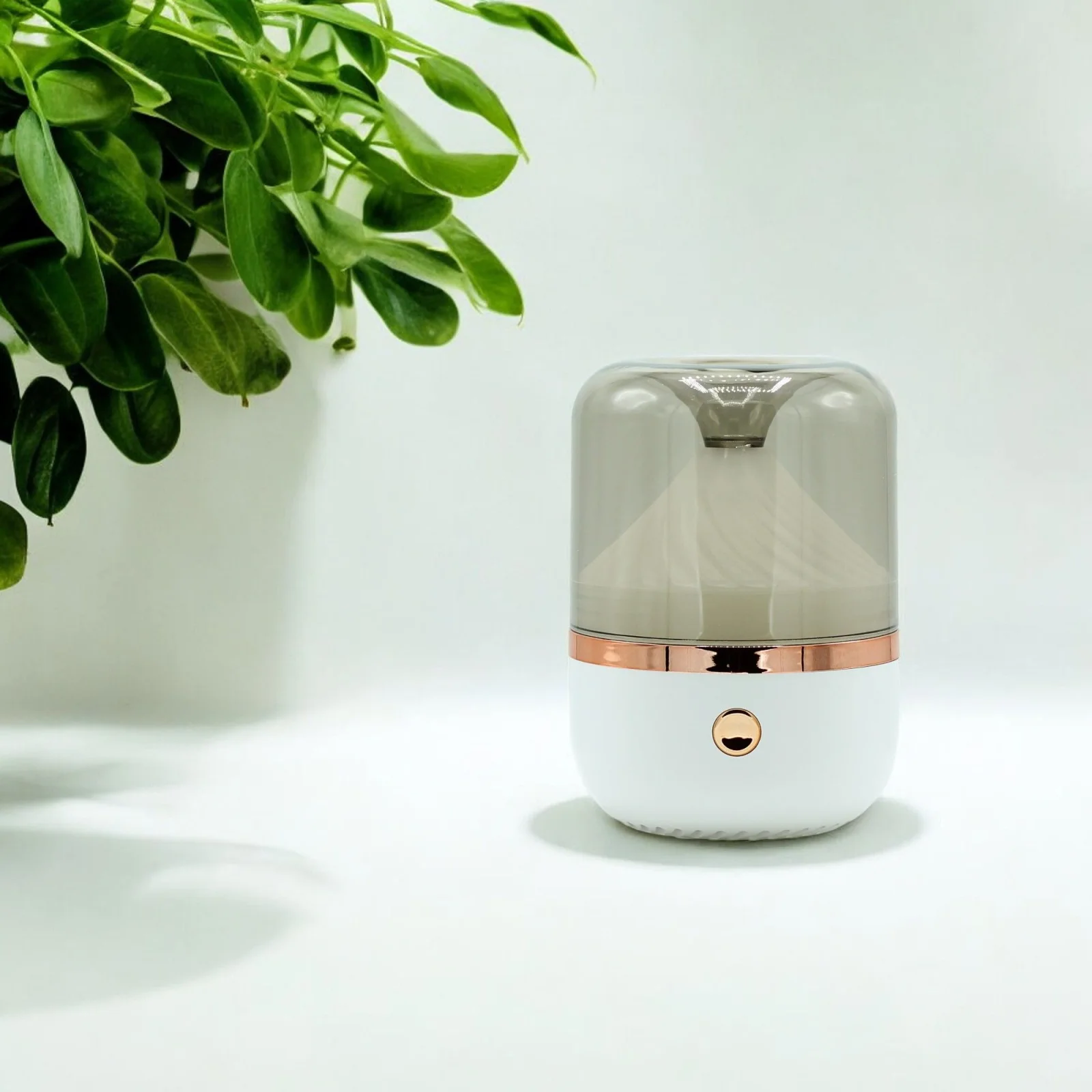 Aroma difuzér Urban – biela a bronzová, USB-C, 120 ml – fotka 1