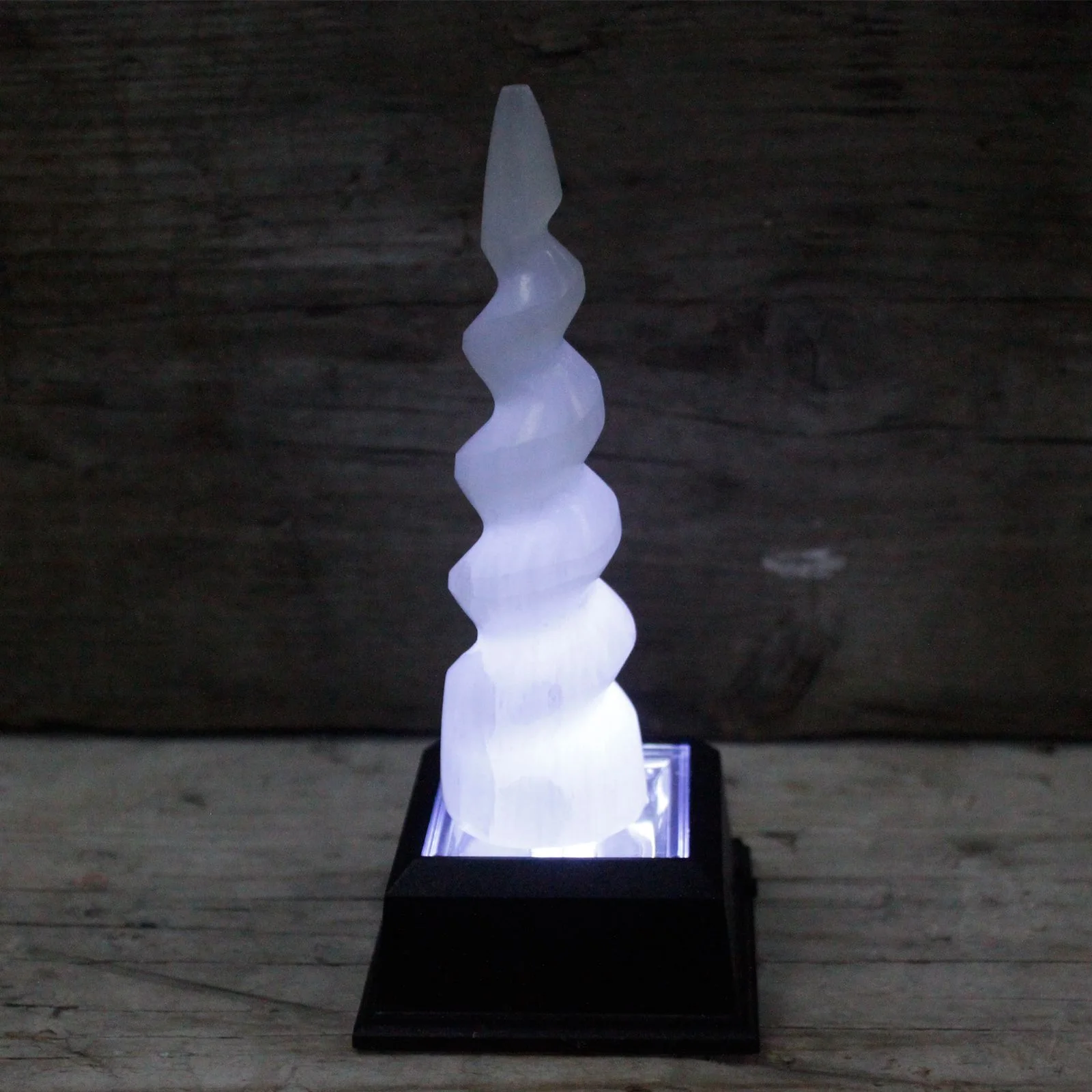 Selenitová veža Unicorn Horn – špirálová, 15 cm – fotka 3