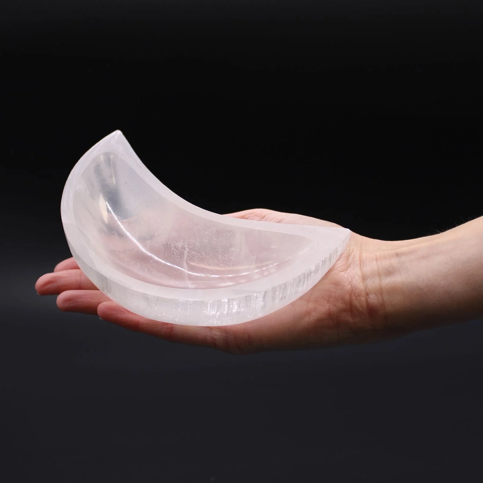 Miska v tvare mesiaca zo selenitu, 15 cm – fotka 1