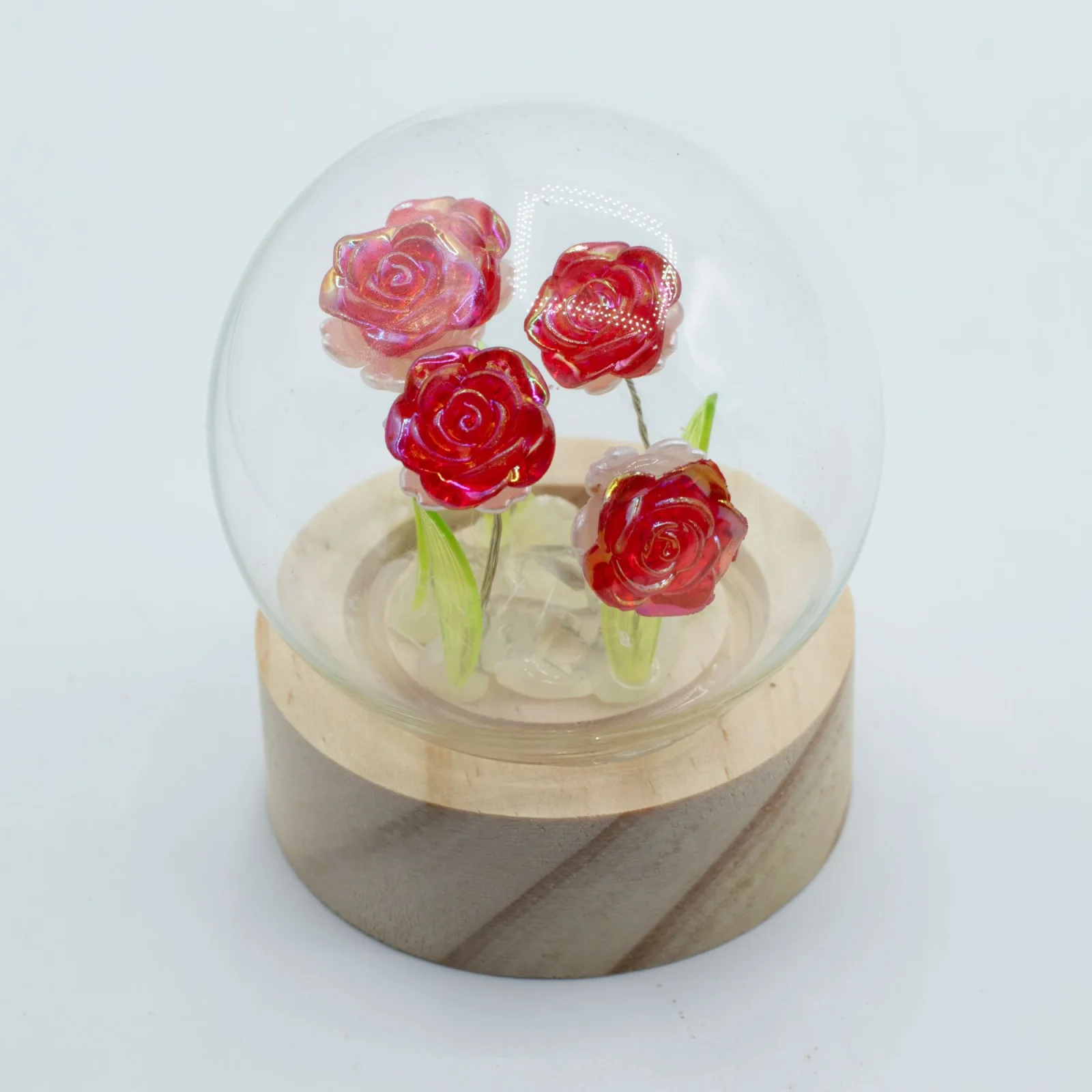 Floral Glow – LED kupola, 5 červených ruží, na batérie – fotka 3