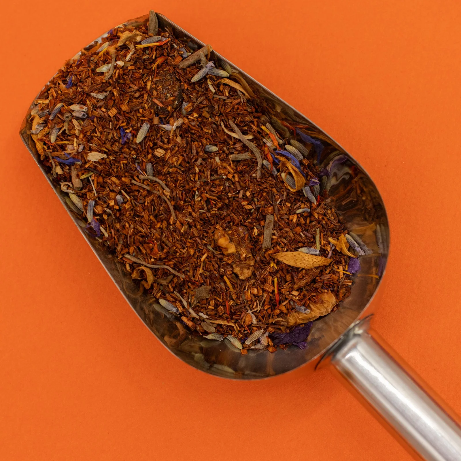 Rooibos Red Bush Relax – jablko a levanduľa, 50 g, plechovka – fotka 6