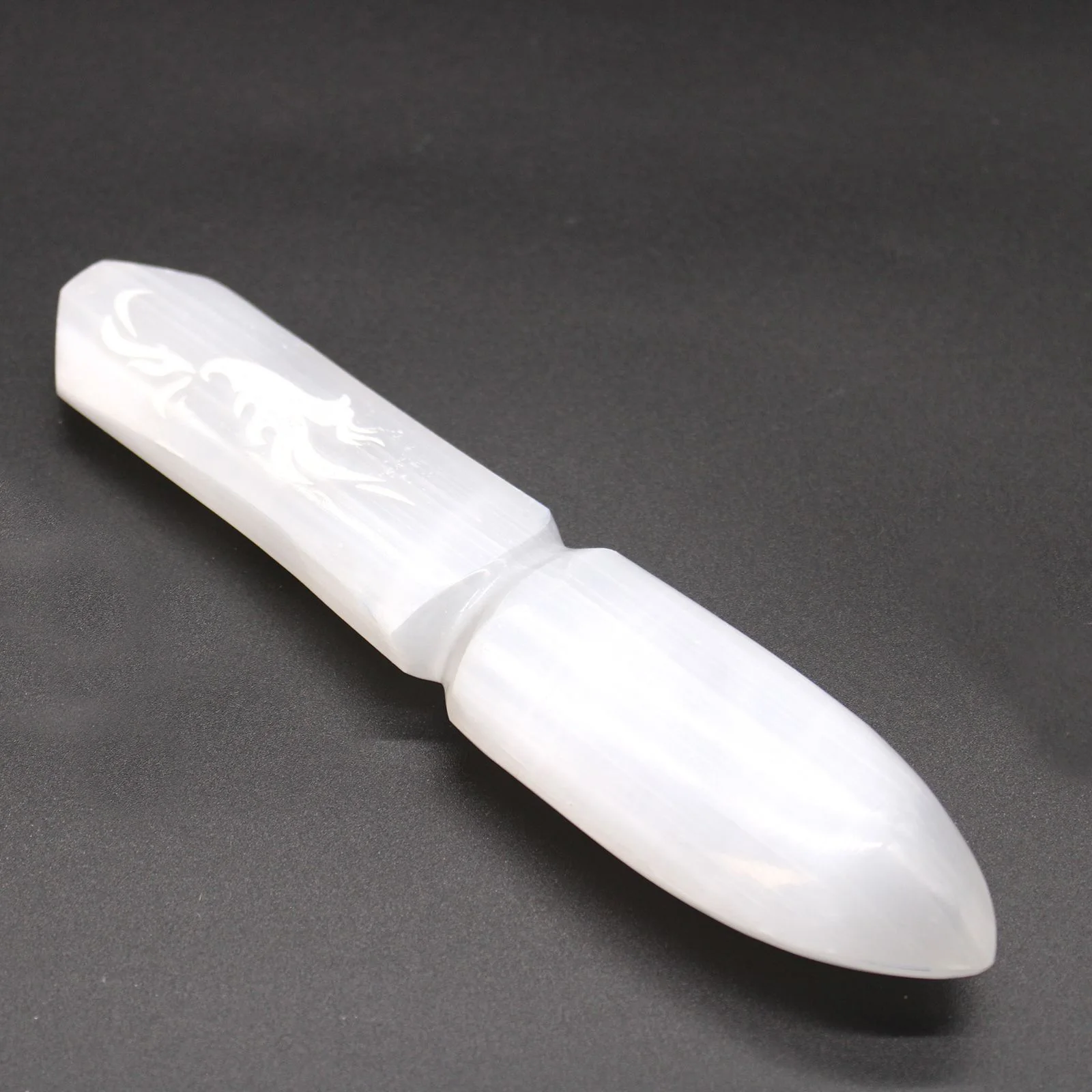 Selenitový rituálny nôž – Letting Go of the Past, 20 cm – fotka 1