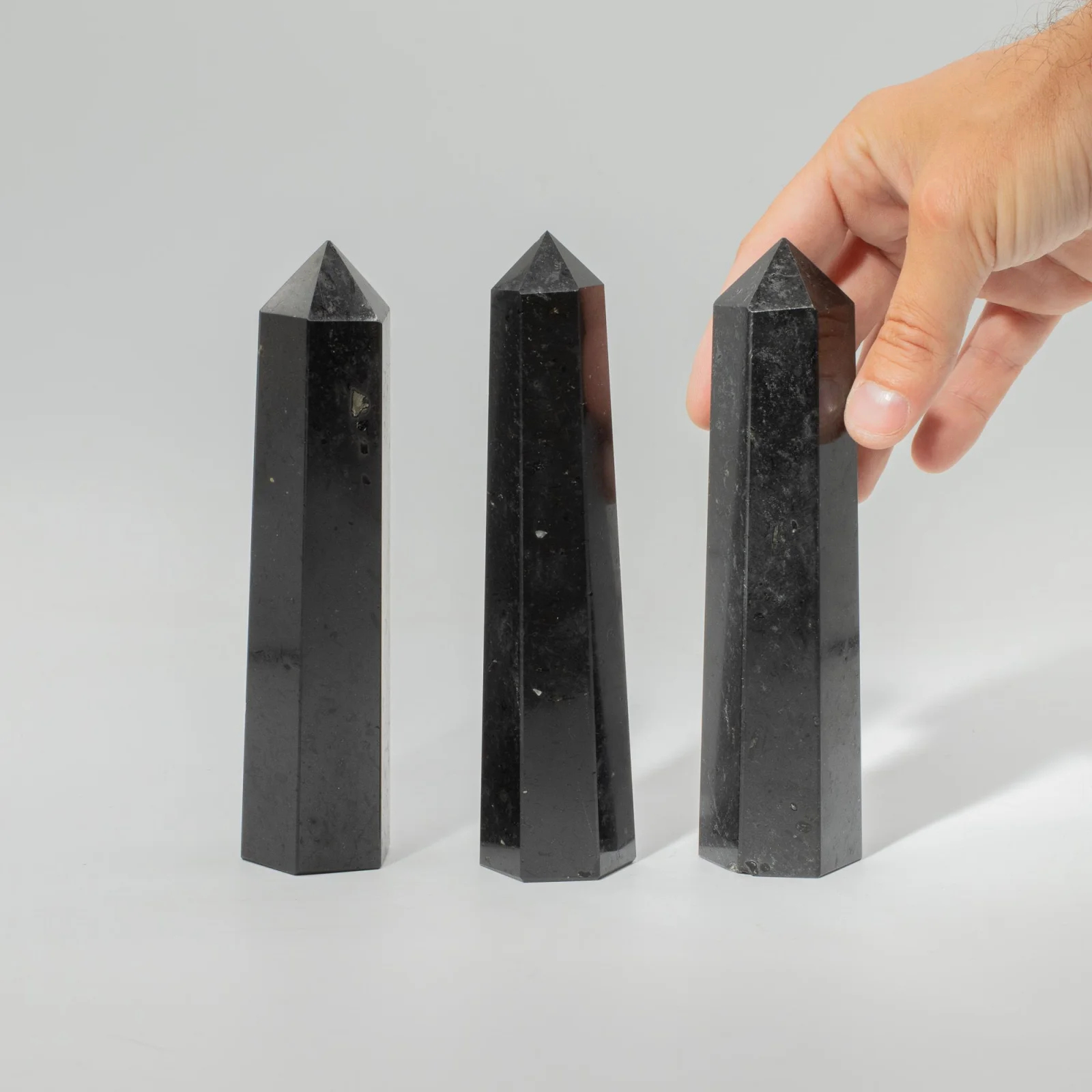 Šesťboký obelisk z čierneho turmalínu, cca 17 cm – fotka 4