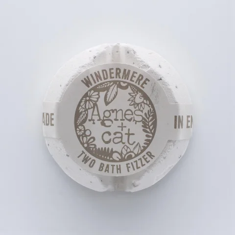 Bomba do kúpeľa Agnes + Cat Windermere – svieža vôňa, 210 g
