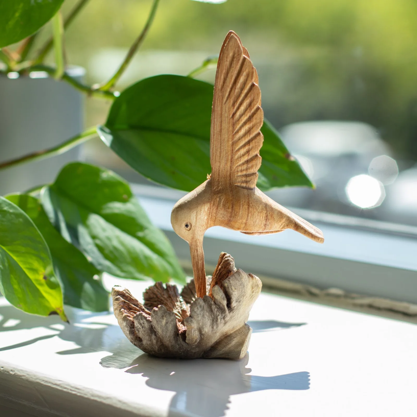 Drevená rezba Kolibrík – parazitové drevo – fotka 4