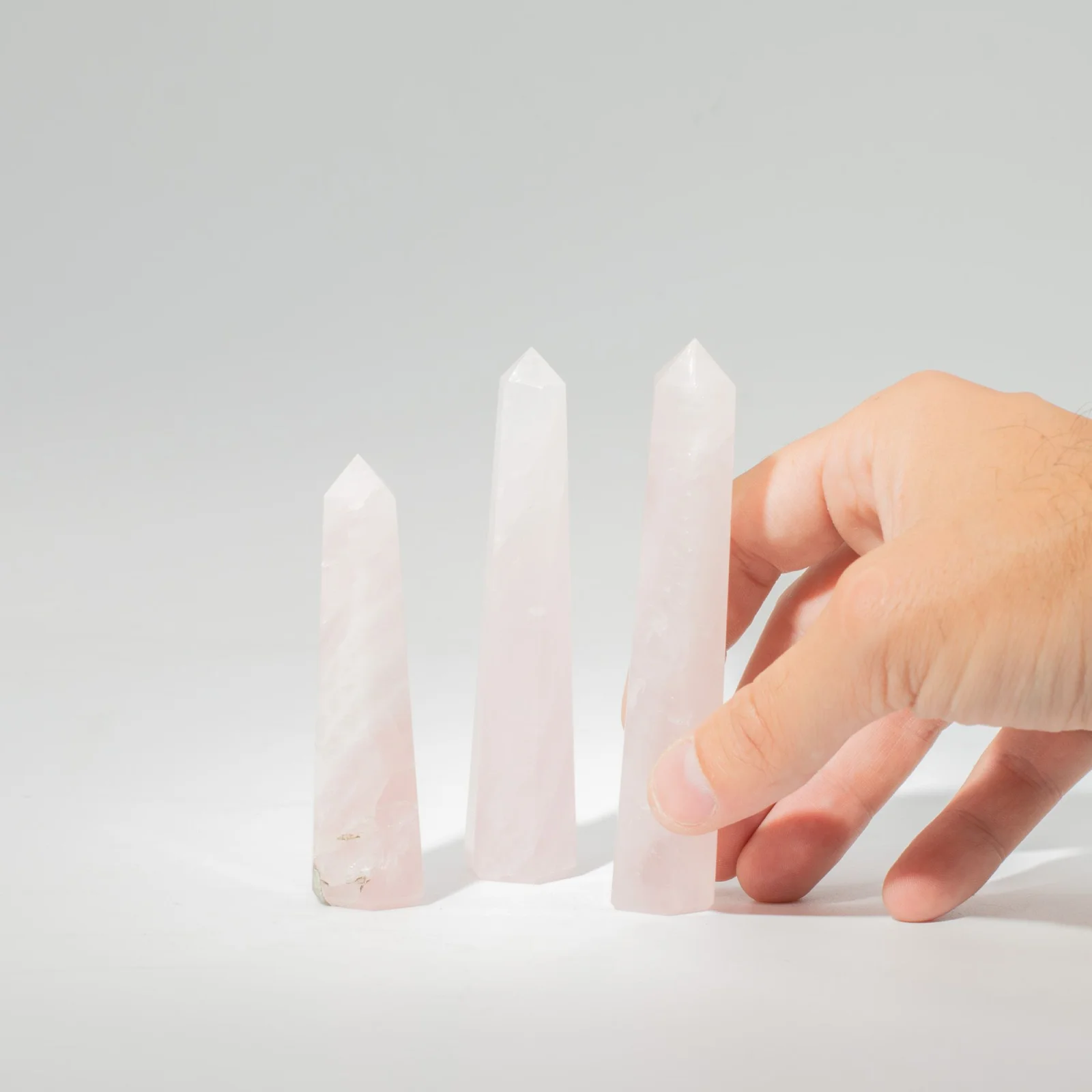 Šesťboký obelisk z ruženínu, cca 11 cm – fotka 7