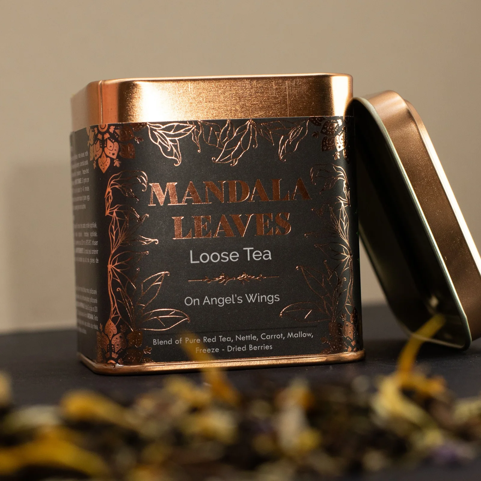Ovocný čaj On Angels Wings – pu-erh, maté a bobule, 50 g, plechovka – fotka 7