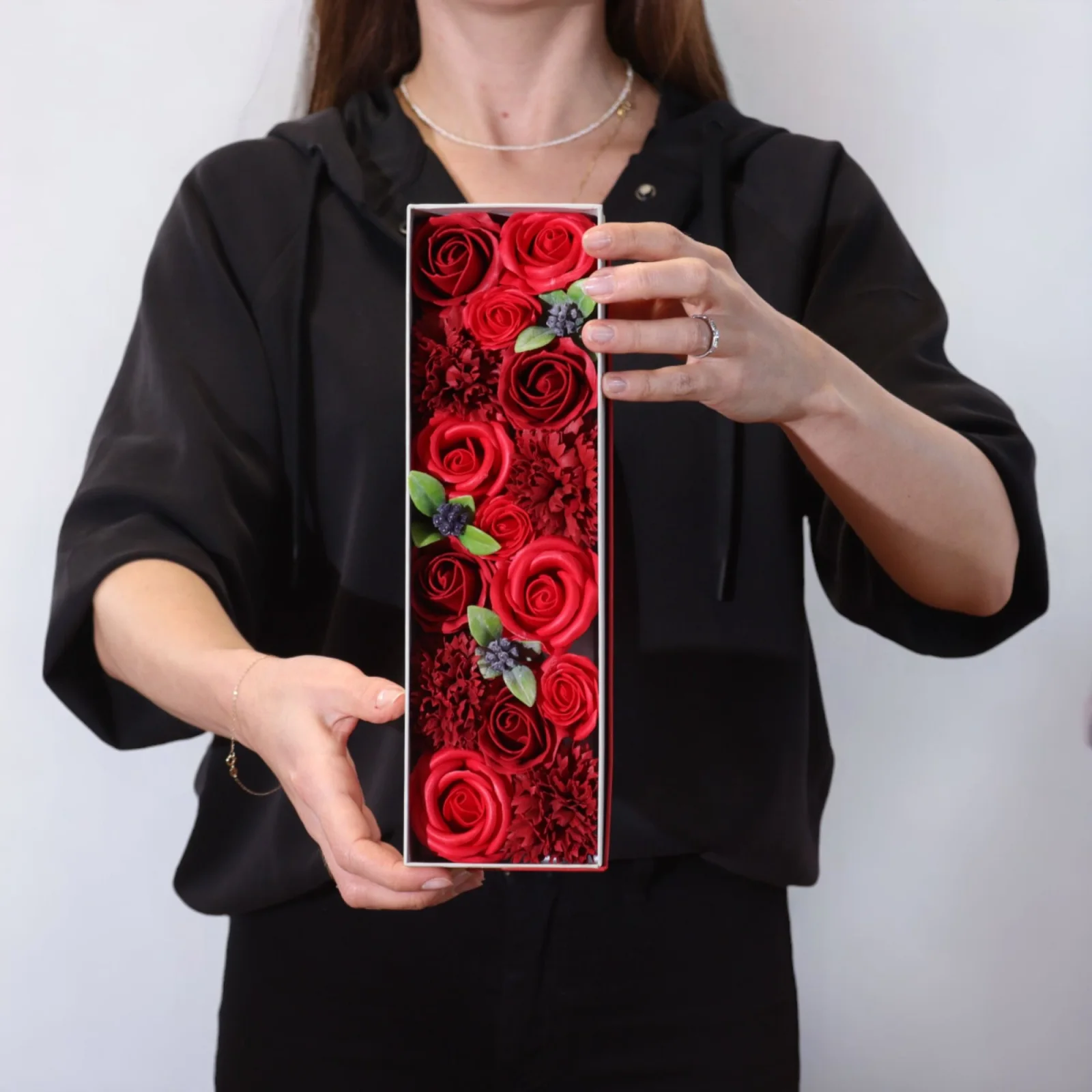 Dlhý box s mydlovými ružami – červené ruže – fotka 4