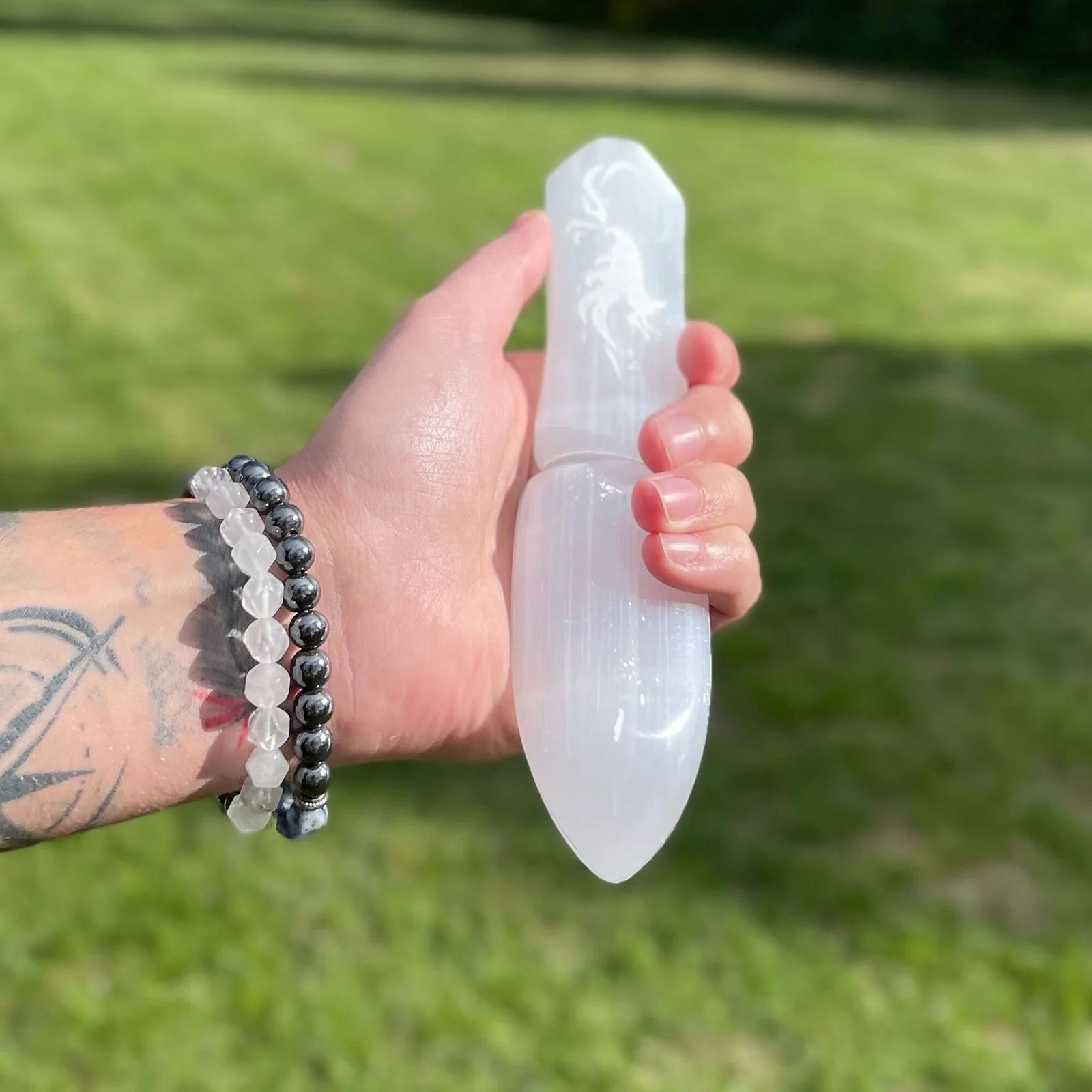 Selenitový rituálny nôž – Letting Go of the Past, 20 cm – fotka 3
