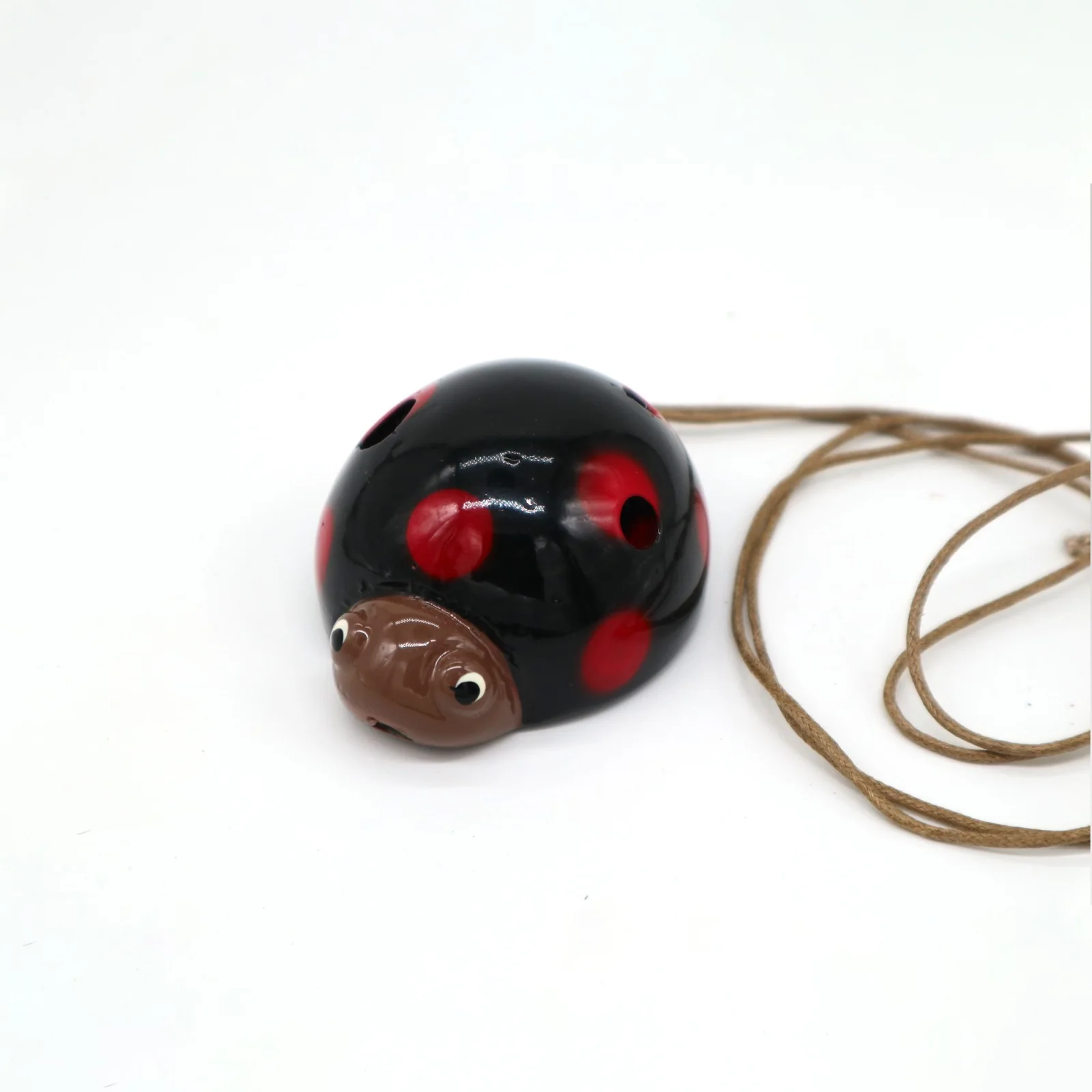 Keramická ocarina – lienka – fotka 1