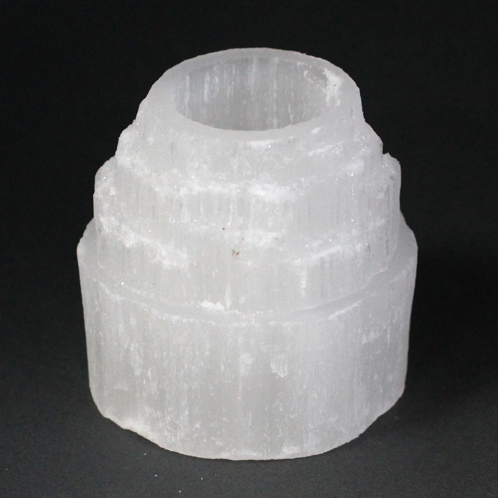Svietnik zo selenitu – Mountain Top, 8 cm – fotka 3