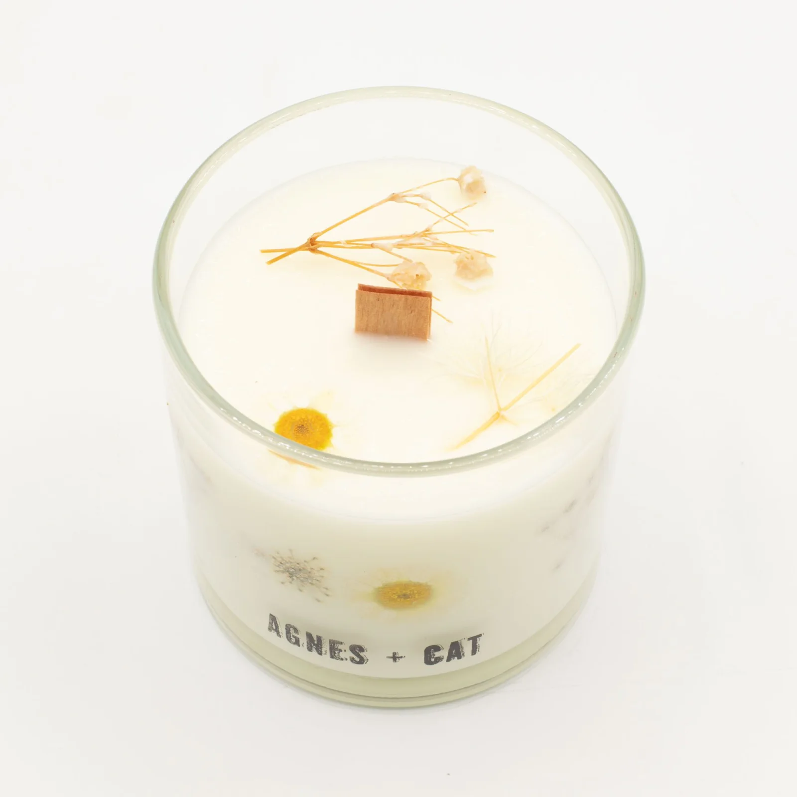 Sójová sviečka s kvetmi Agnes + Cat Windermere – citrus a levanduľa – fotka 2