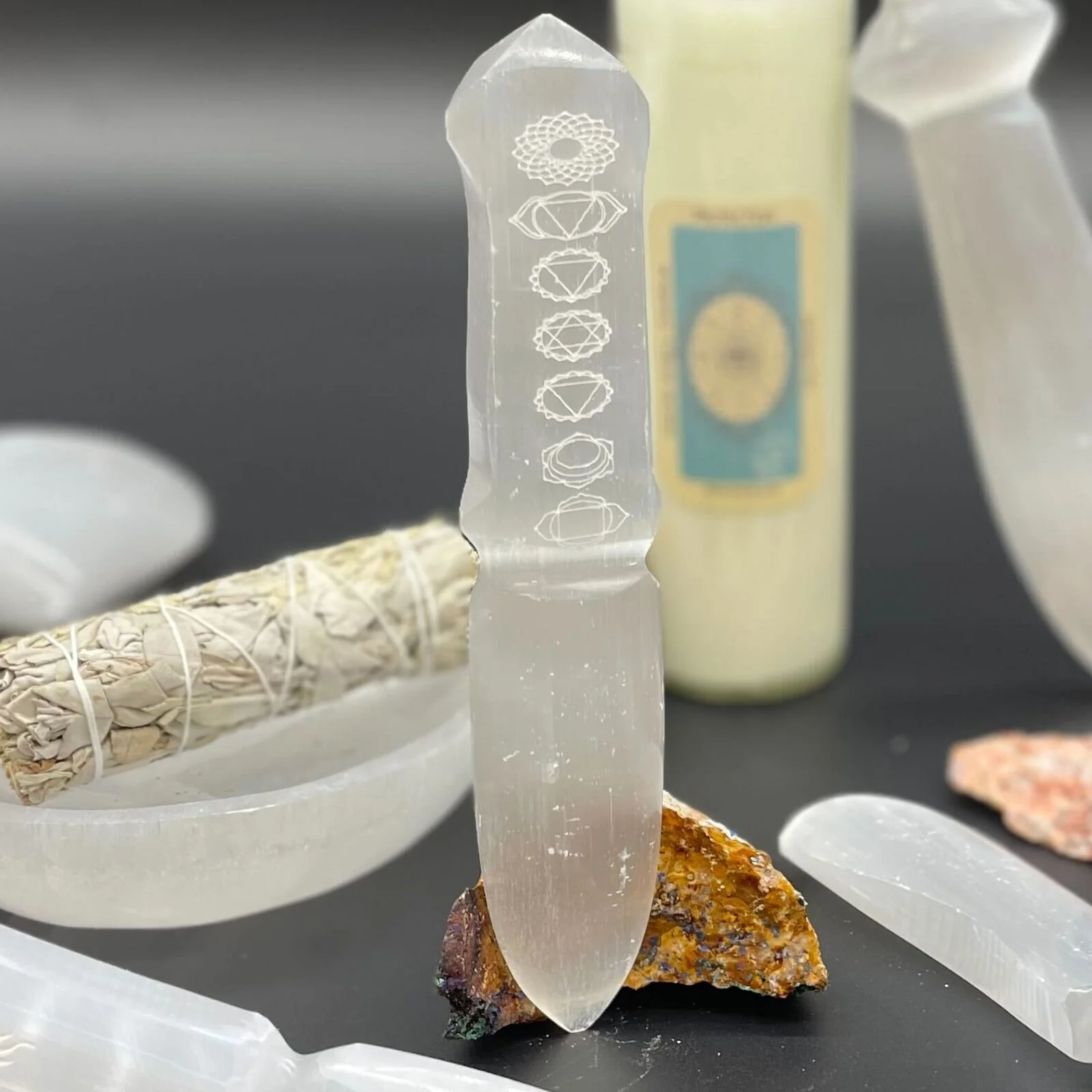 Selenitový rituálny nôž – Chakra, 20 cm – fotka 6